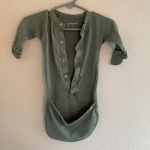 Goumikids organic materials baby gown green